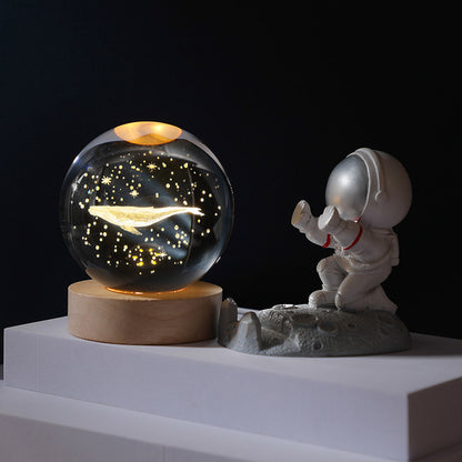 Crystal Ball Night Light, Creative Crystal Ball Ornament, Astronaut Crystal Ball, Desktop Decorations, Gifts for Her